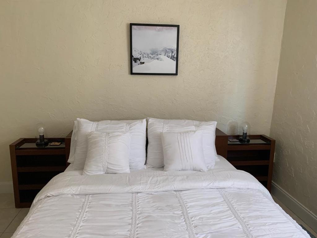 Cozy Private Room, Near The Airport - Free Parking - 01 Miami Kültér fotó